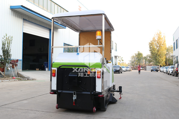電動(dòng)掃地車生產(chǎn)廠家告訴你掃地機(jī)購買的必要性！